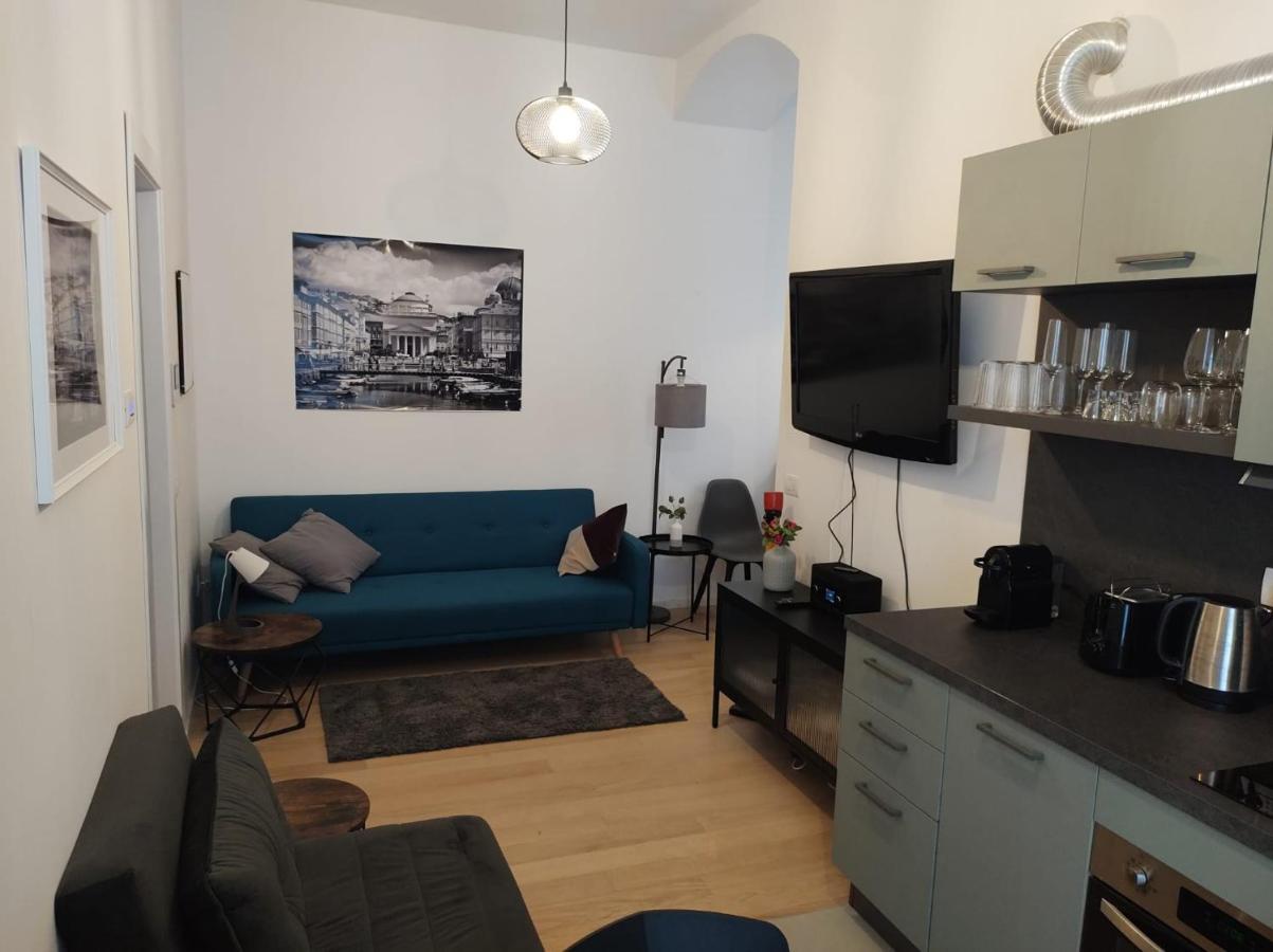 Boutique Apartments Cecilia Триест Экстерьер фото