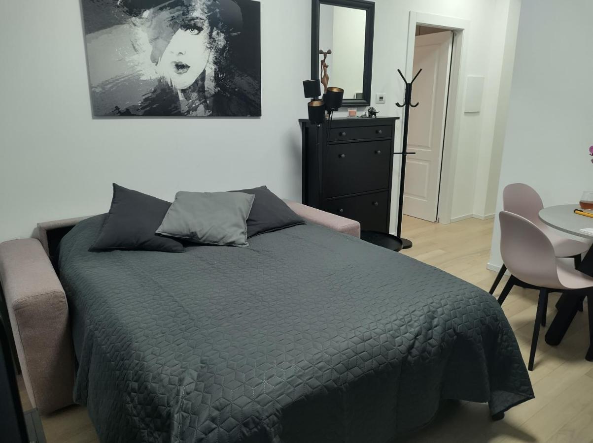 Boutique Apartments Cecilia Триест Экстерьер фото