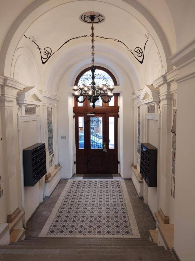 Boutique Apartments Cecilia Триест Экстерьер фото