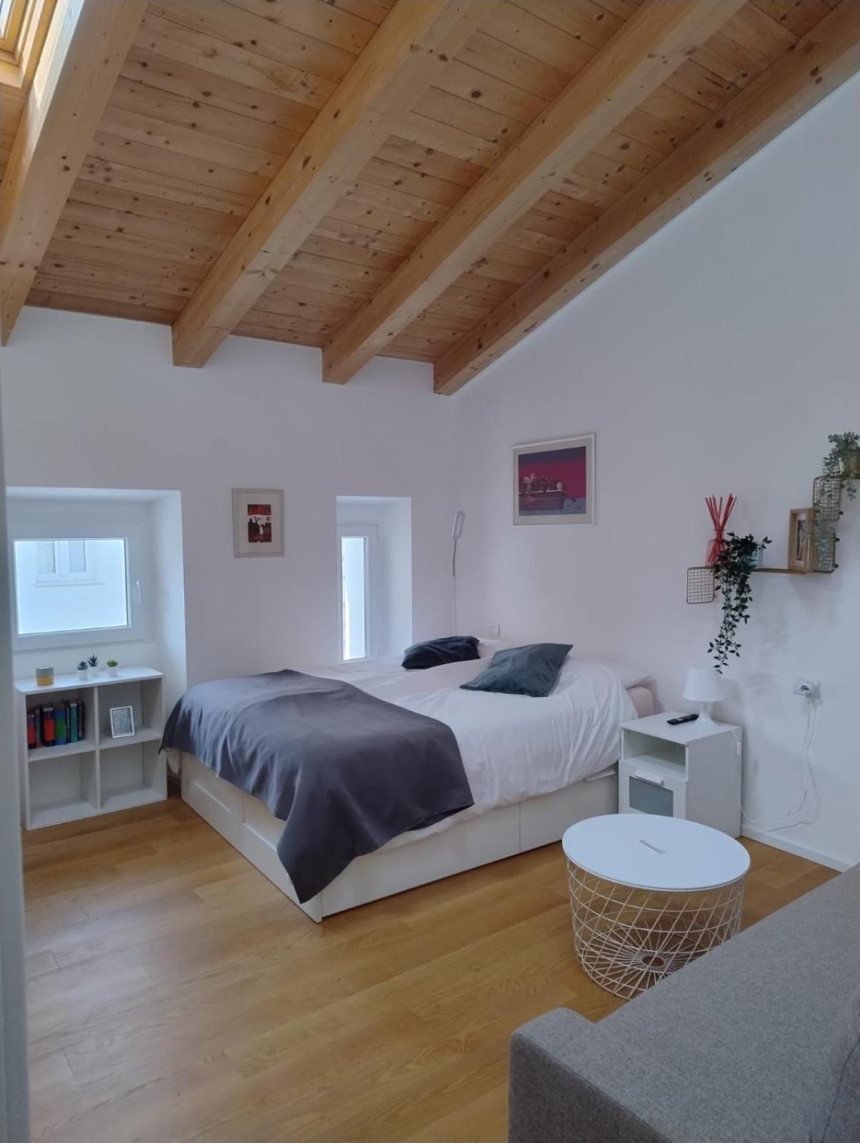 Boutique Apartments Cecilia Триест Экстерьер фото