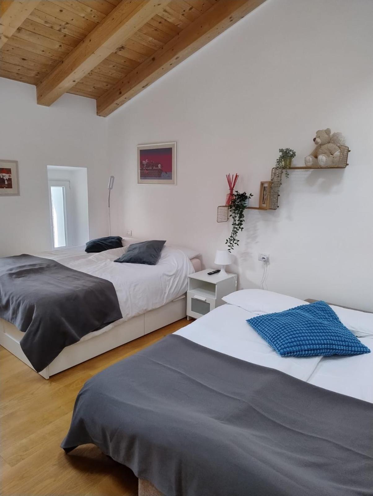 Boutique Apartments Cecilia Триест Экстерьер фото