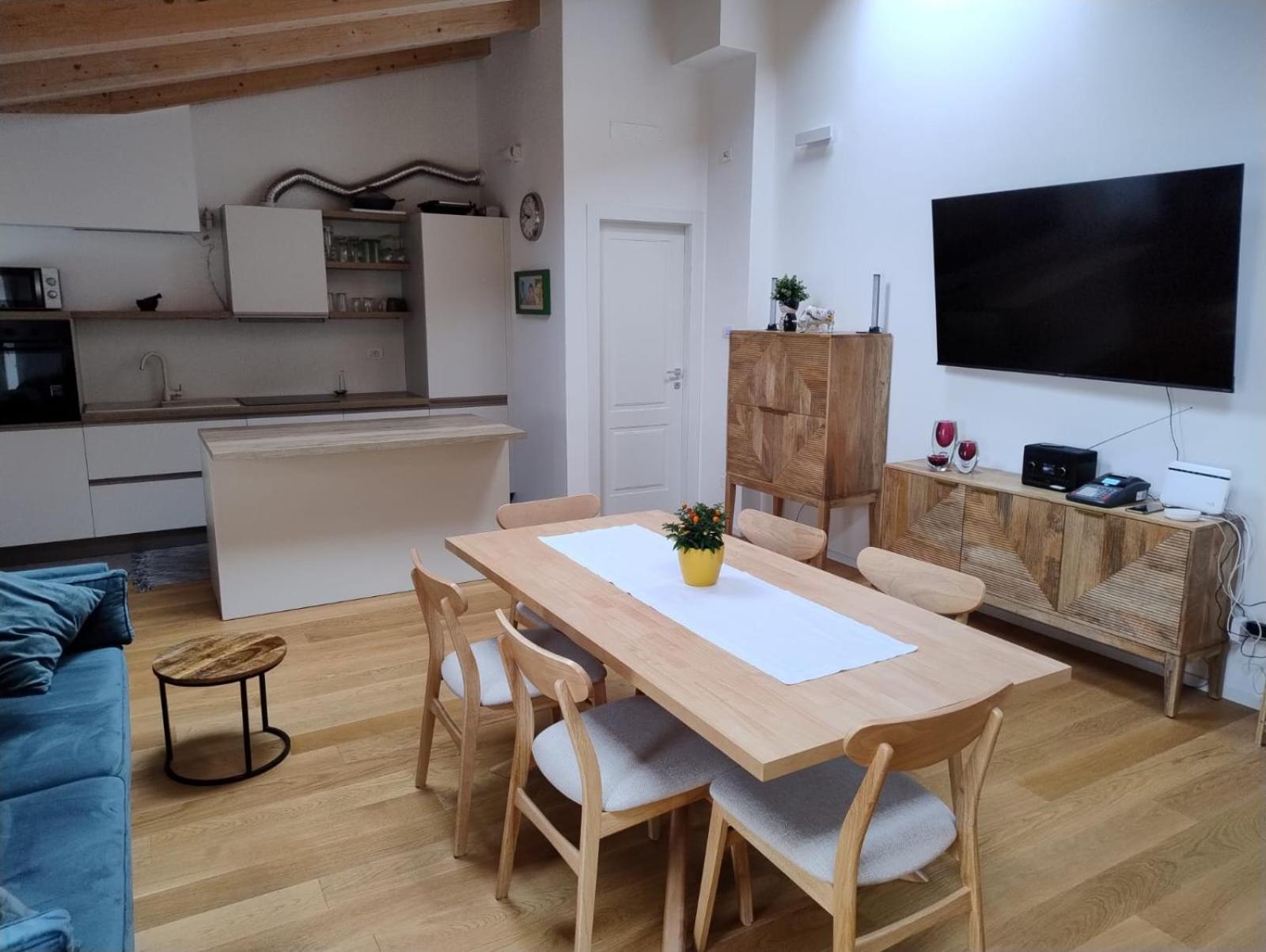 Boutique Apartments Cecilia Триест Экстерьер фото